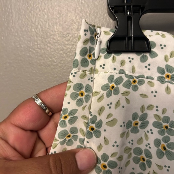 Dazy skirt - white/light green floral ruffle lightweight, fully lined - Picture 6 of 10